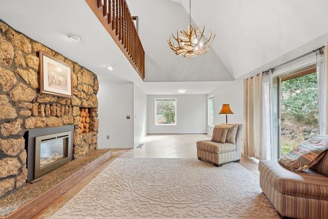 9216 Thomas Mallen Rd, Cheney, WA 99004