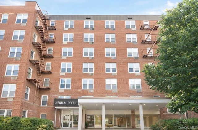 14424 37 Avenue 5, Flushing, NY 11354