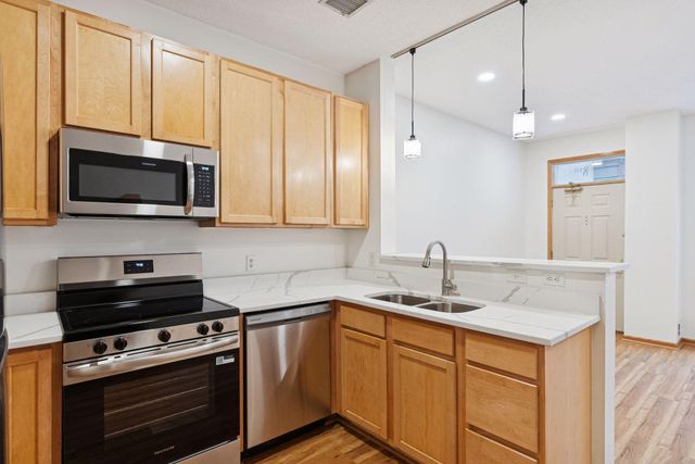 545 N 1st Street 123, Minneapolis, MN 55401