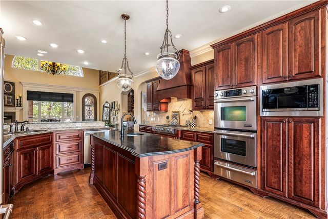 2706 S 24th Street, Rogers, AR 72758