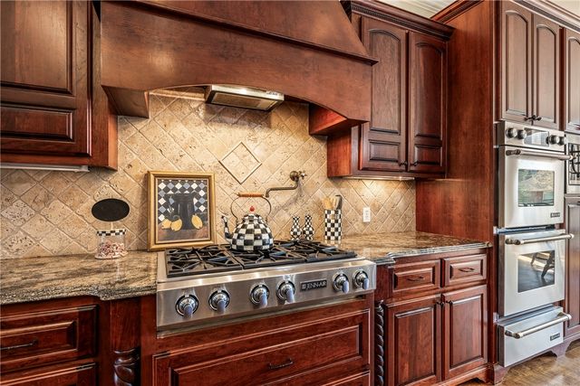 2706 S 24th Street, Rogers, AR 72758