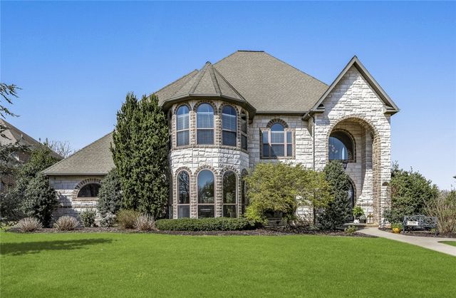 2706 S 24th Street, Rogers, AR 72758