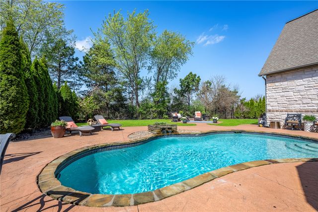 2706 S 24th Street, Rogers, AR 72758