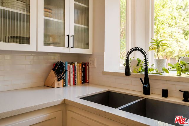 5738 Buffalo Avenue, Valley Glen, CA 91401