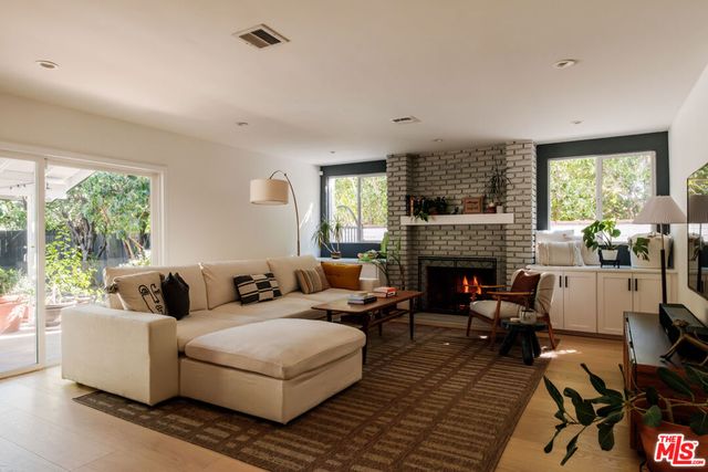 5738 Buffalo Avenue, Valley Glen, CA 91401