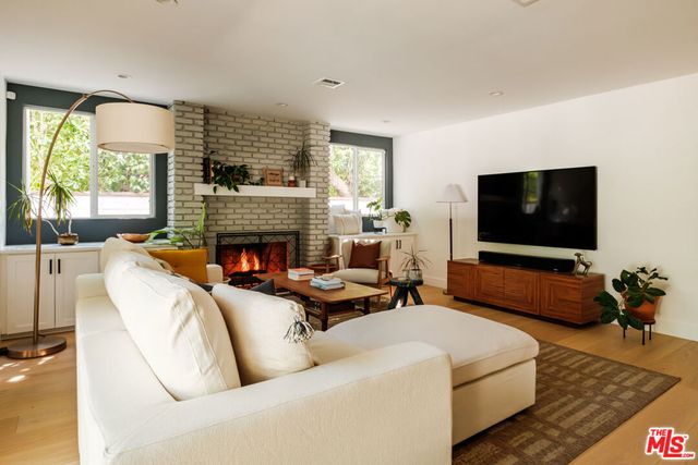 5738 Buffalo Avenue, Valley Glen, CA 91401