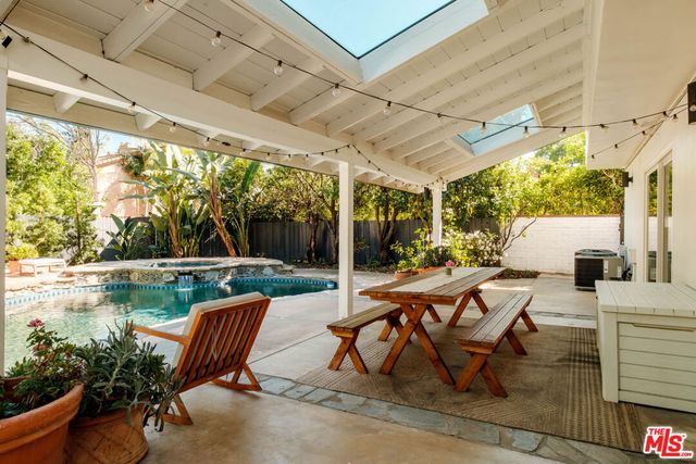 5738 Buffalo Avenue, Valley Glen, CA 91401