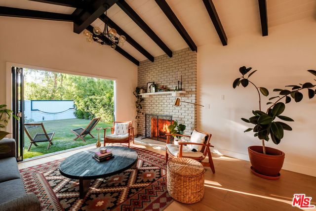 5738 Buffalo Avenue, Valley Glen, CA 91401