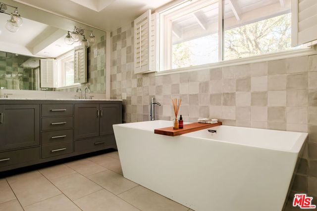 5738 Buffalo Avenue, Valley Glen, CA 91401