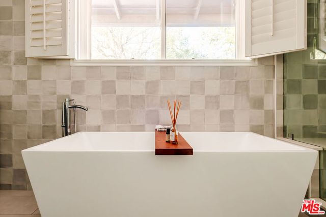 5738 Buffalo Avenue, Valley Glen, CA 91401