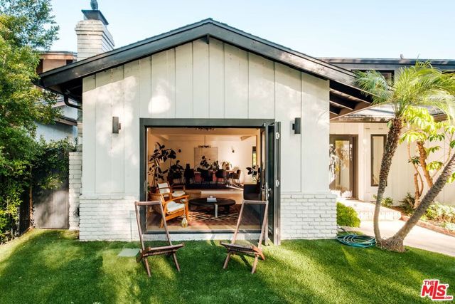 5738 Buffalo Avenue, Valley Glen, CA 91401