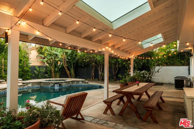 5738 Buffalo Avenue, Valley Glen, CA 91401