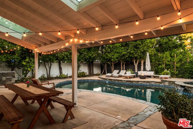 5738 Buffalo Avenue, Valley Glen, CA 91401