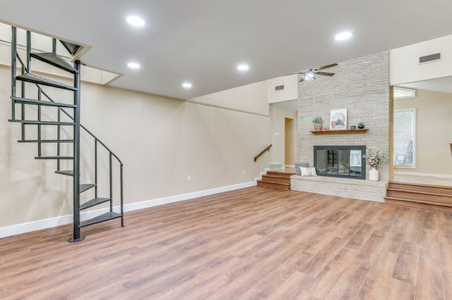 109 Timber Ridge Circle, Burleson, TX 76028