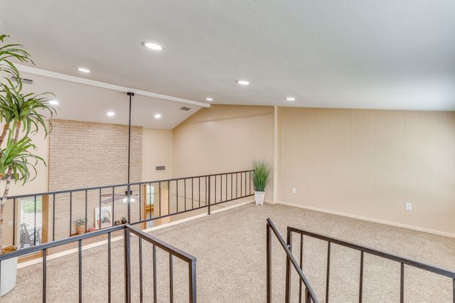 109 Timber Ridge Circle, Burleson, TX 76028