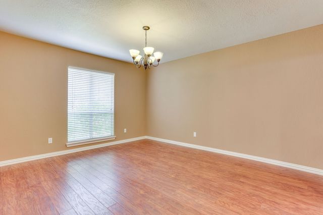 109 Timber Ridge Circle, Burleson, TX 76028