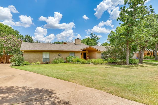 109 Timber Ridge Circle, Burleson, TX 76028