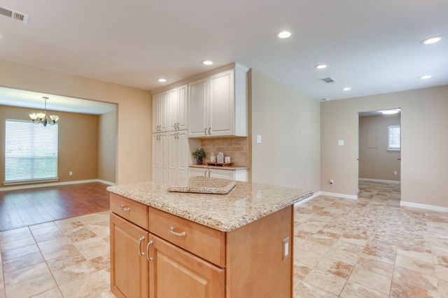 109 Timber Ridge Circle, Burleson, TX 76028