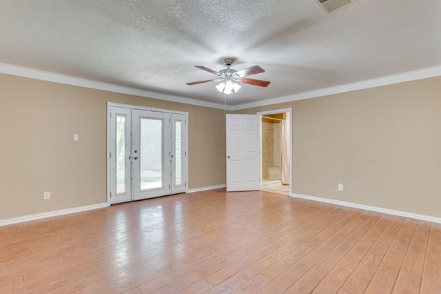 109 Timber Ridge Circle, Burleson, TX 76028