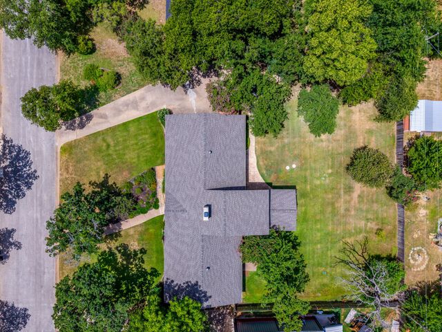 109 Timber Ridge Circle, Burleson, TX 76028