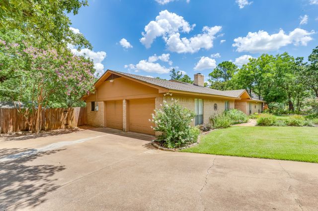 109 Timber Ridge Circle, Burleson, TX 76028