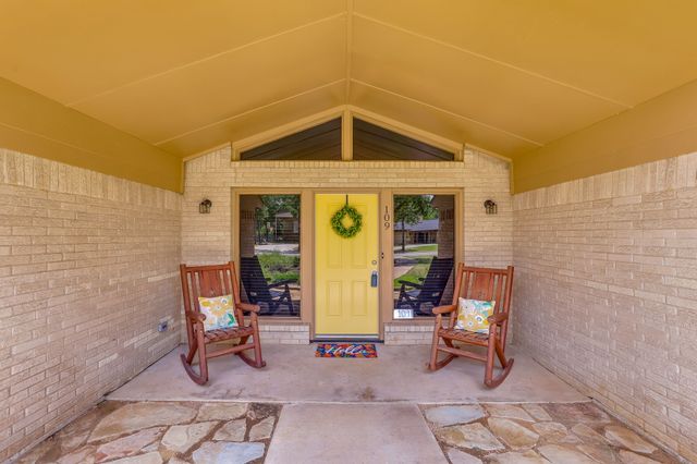 109 Timber Ridge Circle, Burleson, TX 76028