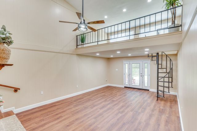 109 Timber Ridge Circle, Burleson, TX 76028