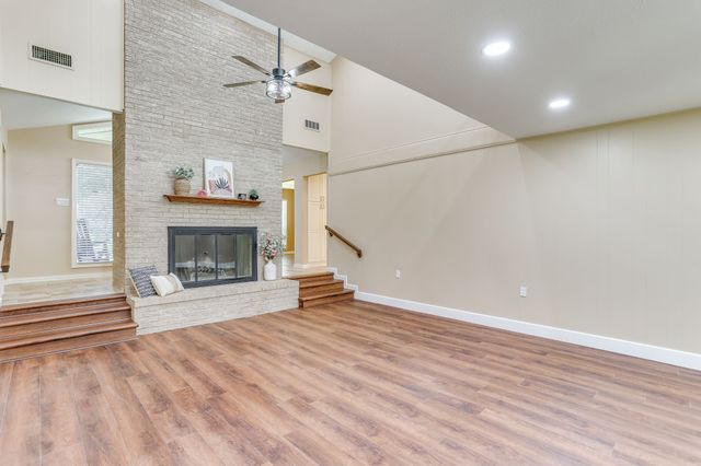 109 Timber Ridge Circle, Burleson, TX 76028