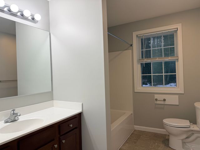 5B Red Oak Way, Boscawen, NH 03303