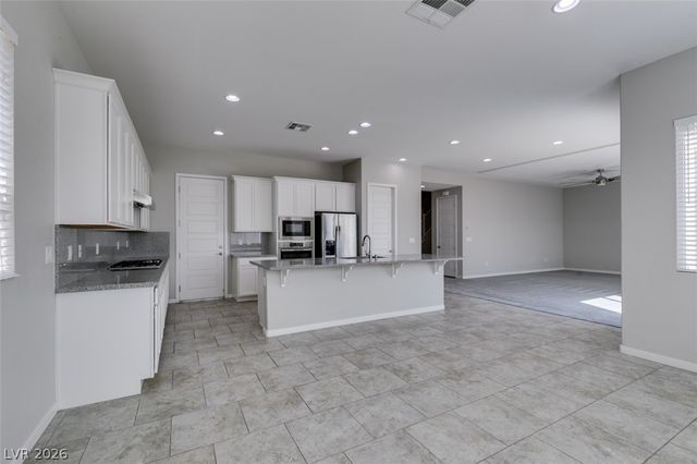 8575 Old Daylily Lane, Las Vegas, NV 89113