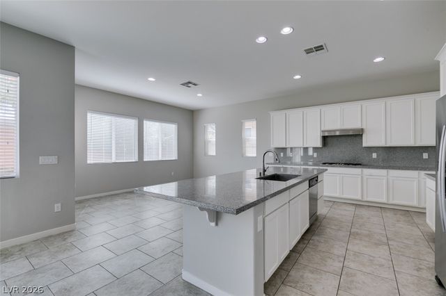 8575 Old Daylily Lane, Las Vegas, NV 89113