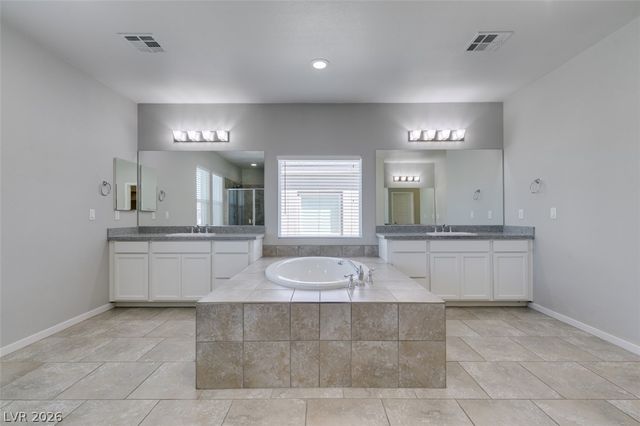 8575 Old Daylily Lane, Las Vegas, NV 89113