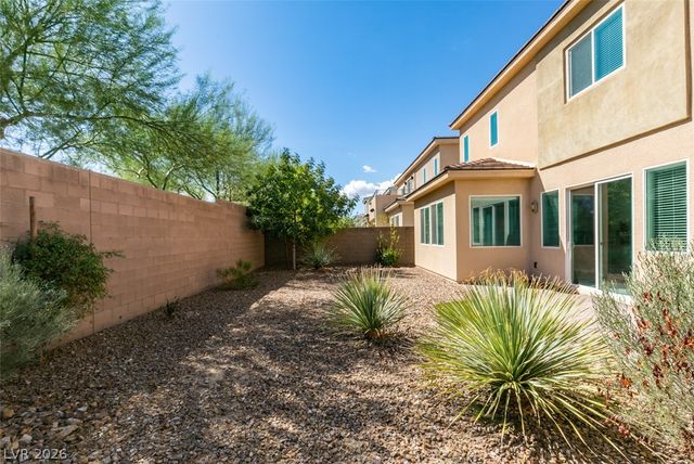 8575 Old Daylily Lane, Las Vegas, NV 89113