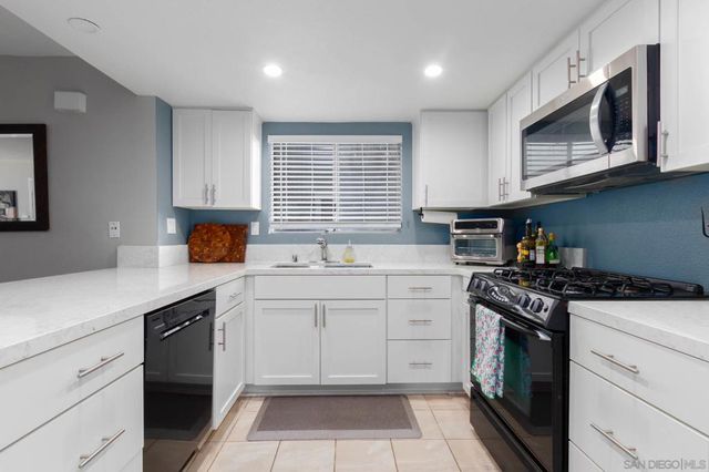 106 Mangano Cir, Encinitas, CA 92024