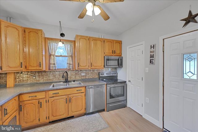 64 S SCHUYLKILL ST, Cressona, PA 17929