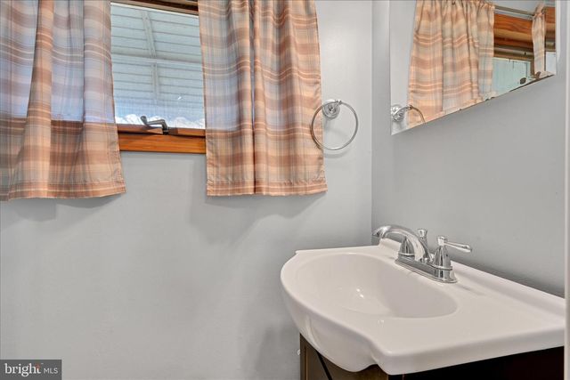 64 S SCHUYLKILL ST, Cressona, PA 17929