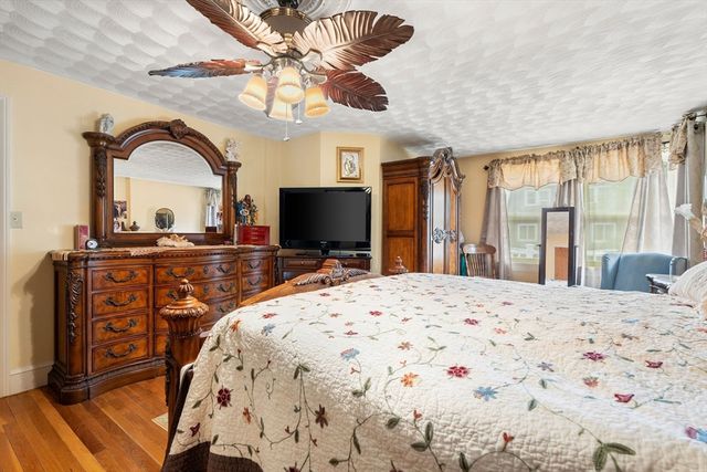 101 Kenberma St, Hull, MA 02045