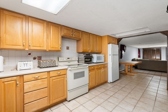 101 Kenberma St, Hull, MA 02045
