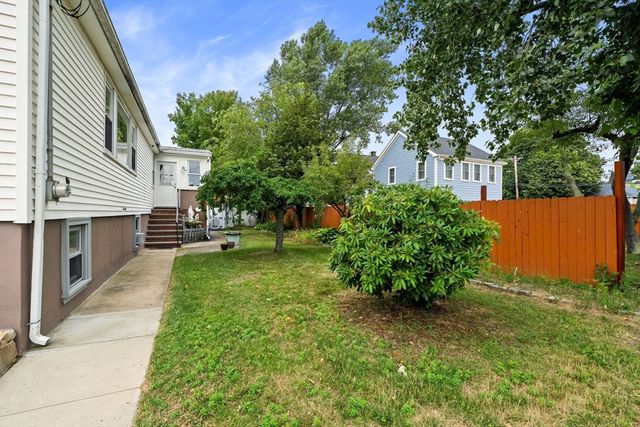 101 Kenberma St, Hull, MA 02045