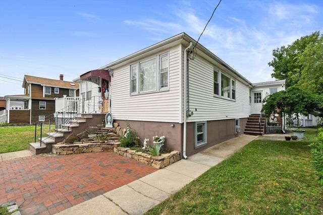 101 Kenberma St, Hull, MA 02045