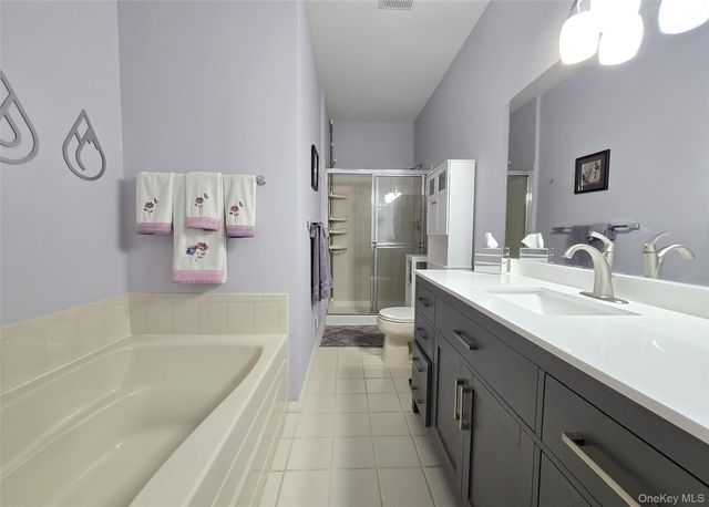 120 Kettles Lane, Medford, NY 11763