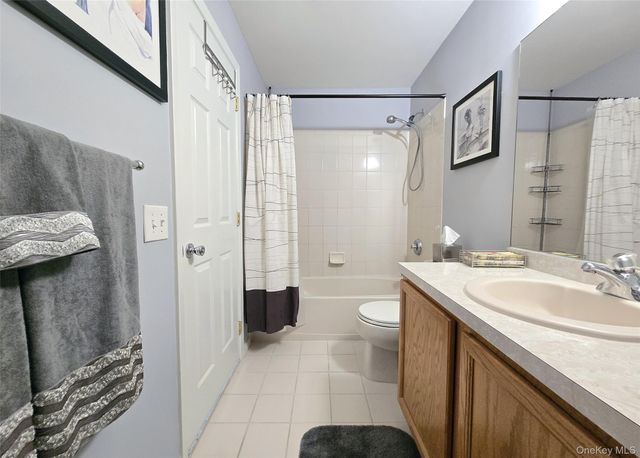 120 Kettles Lane, Medford, NY 11763