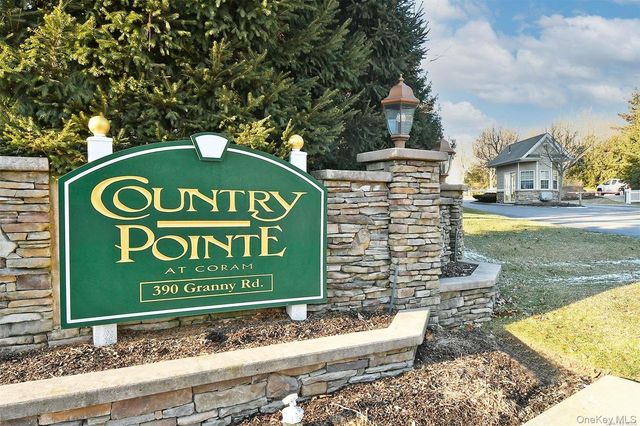 120 Kettles Lane, Medford, NY 11763