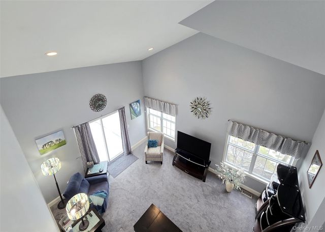 120 Kettles Lane, Medford, NY 11763