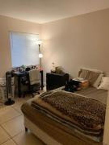 4785 SW 62nd Avenue 102, Davie, FL 33314