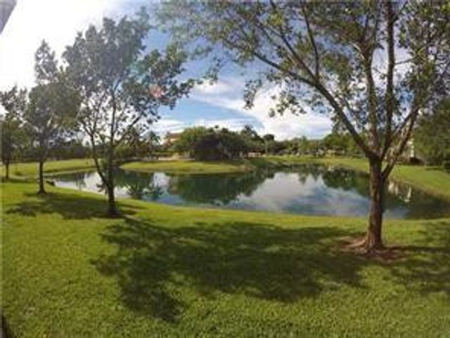 4785 SW 62nd Avenue 102, Davie, FL 33314