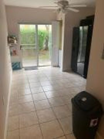 4785 SW 62nd Avenue 102, Davie, FL 33314