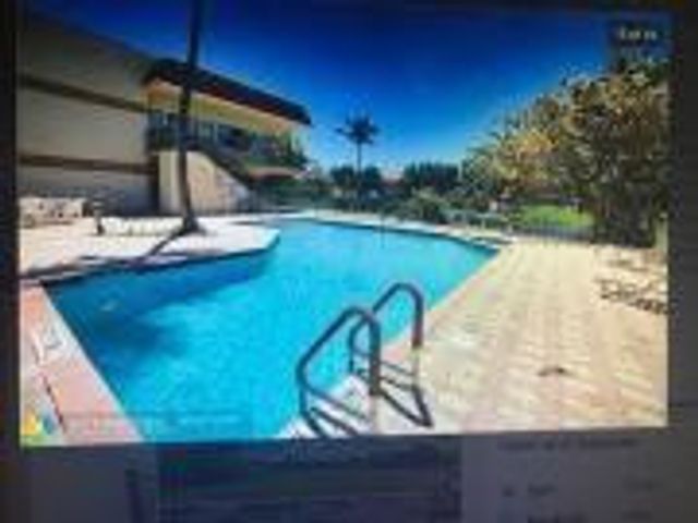 4785 SW 62nd Avenue 102, Davie, FL 33314