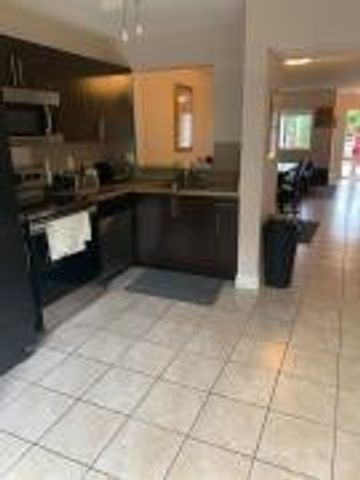4785 SW 62nd Avenue 102, Davie, FL 33314