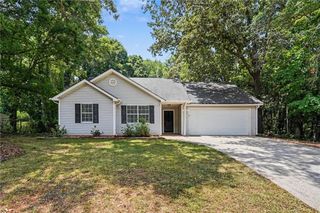 560 E Country Woods Drive, Covington, GA 30016